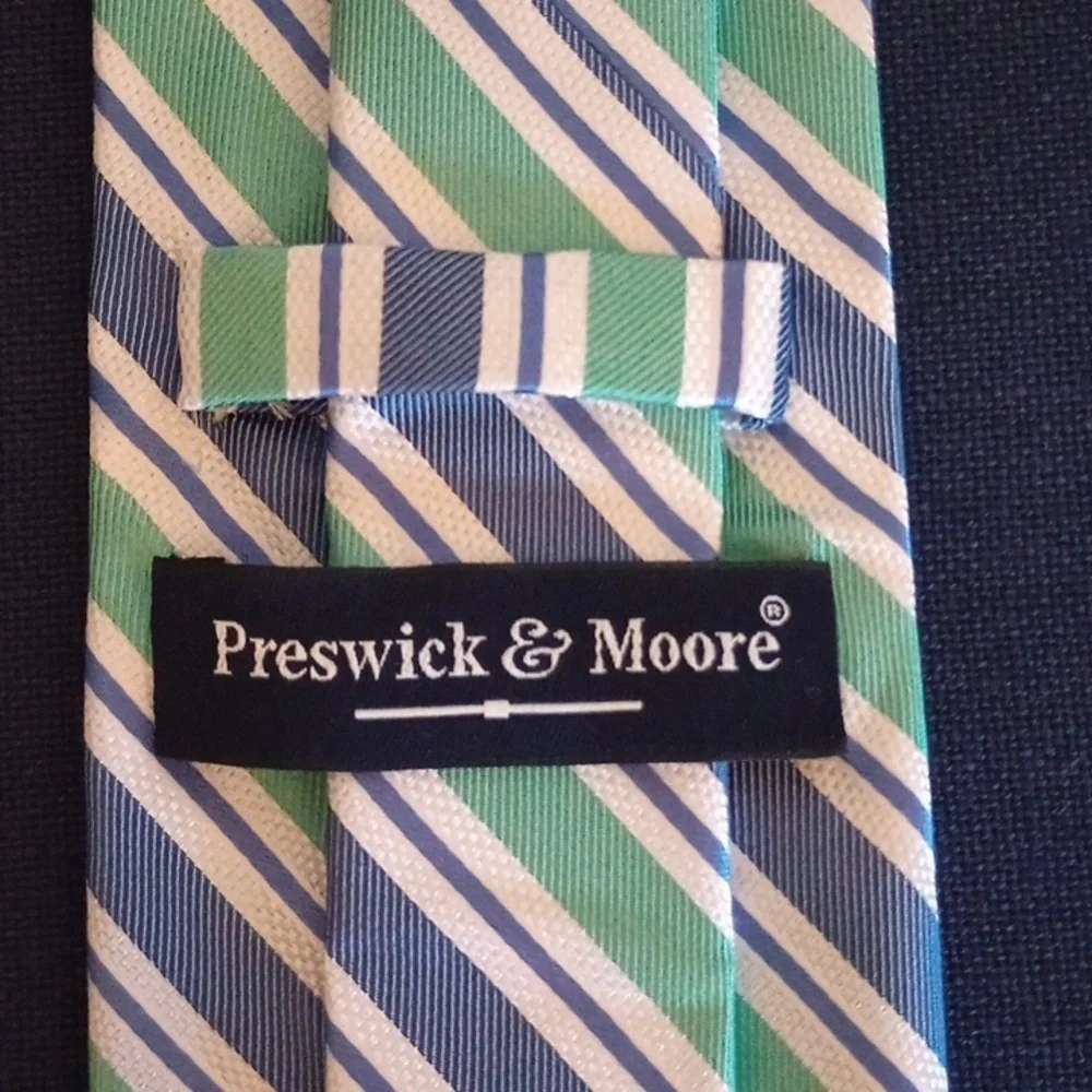 FOUR GREAT TIES: TOMMY HILFIGER,  TEAM NFL, PRESTIGE, PRESWICK & MOORE - Picture 5 of 5
